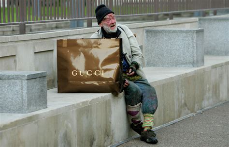 gucci rotondaro carmine|Evasione, Gucci sotto inchiesta: gola profonda è ex manager.